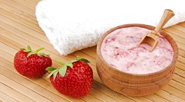 ▷ Mascarilla de Fresas y Yogurt Para Arrugas y Manchas de la Piel