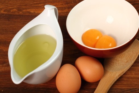 Resultado de imagen para huevo y aceite de oliva para el cabello